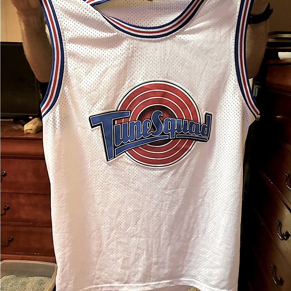 Jersey only worn twice, great condition.